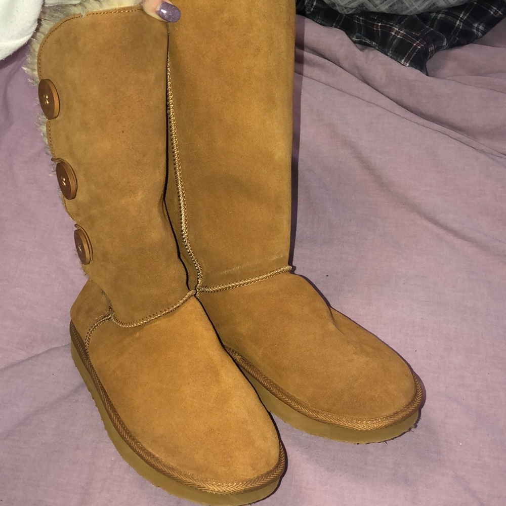Bailey Button Triplet Uggs Boot - image 6